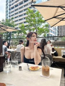 葵さん（27歳｜Dカップ）
セクシーで上品 × 都会系彼女感 × ナチュラル美女